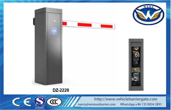Individu fermant à clef la porte se garante intelligente de barrière de véhicule de ressort automatique de barrière non