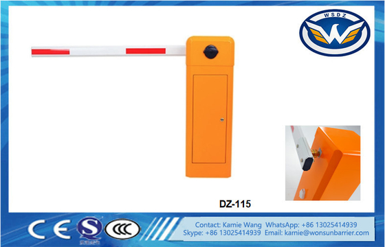Porte de barrière de trafic de lecteur de la barrière RFID de parking de feu de signalisation RS485 avec le bras de 6m