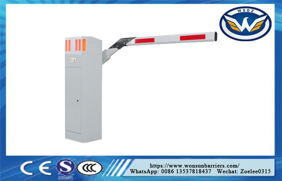 Porte barrière de stationnement en acier inoxydable 200W 1,5s-6.0s Vitesse réglable IP54